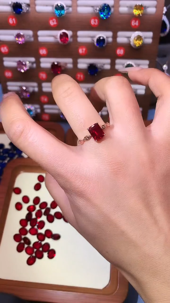 银S925镶嵌戒指红宝石........