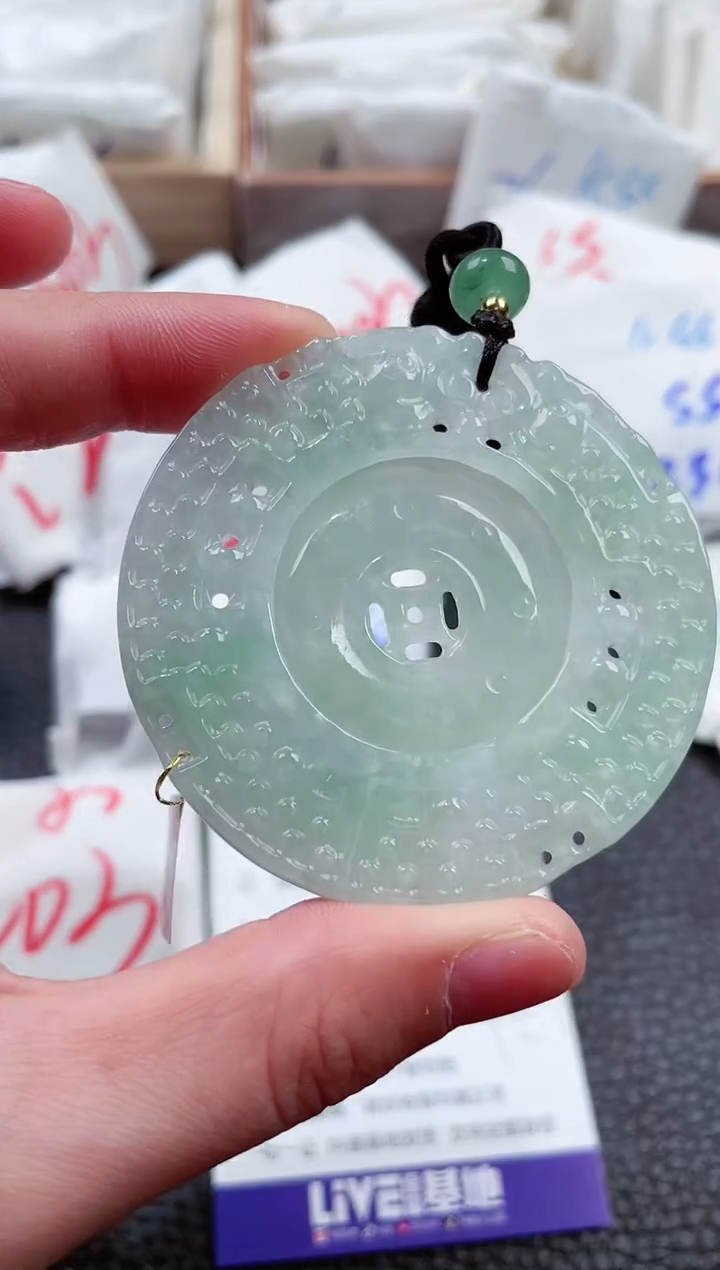 【闪购商品】翡翠颈饰未镶嵌00009500