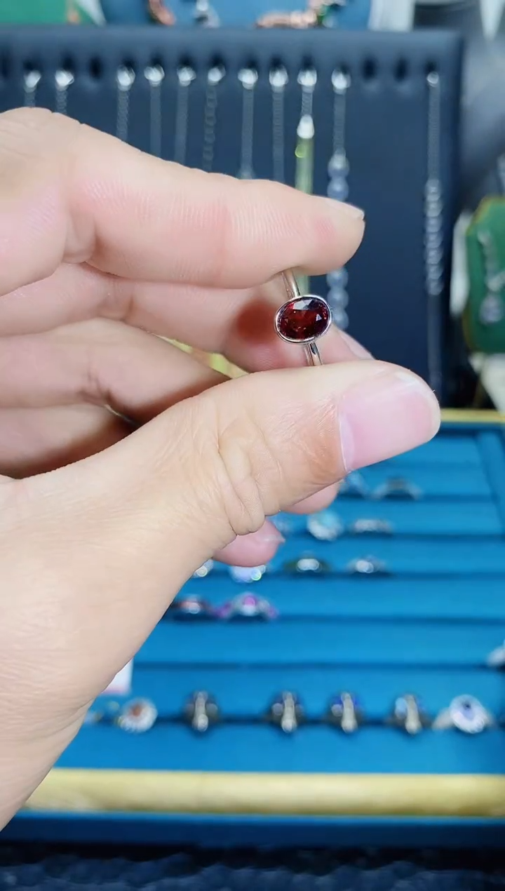 【闪购商品】石榴石戒指银S925镶嵌1121