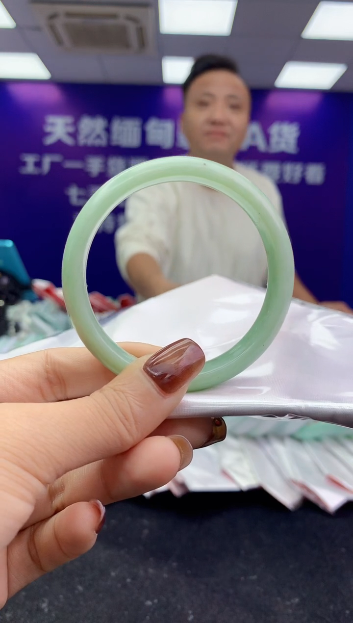 未镶嵌手镯翡翠AAAAAAAAAAAA