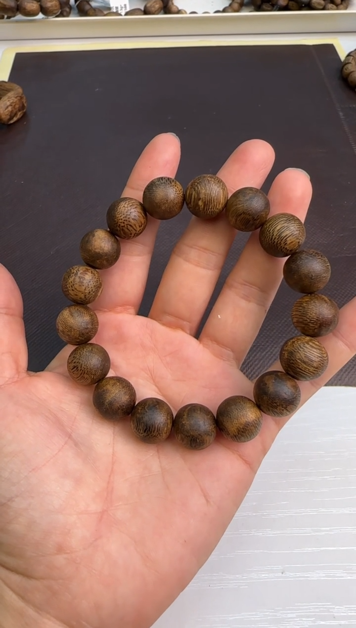 【闪购商品】沉香手串99沉海南红骨凹身圆珠13mm14g+