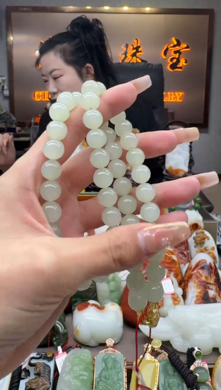 和田玉未镶嵌1         qhl10