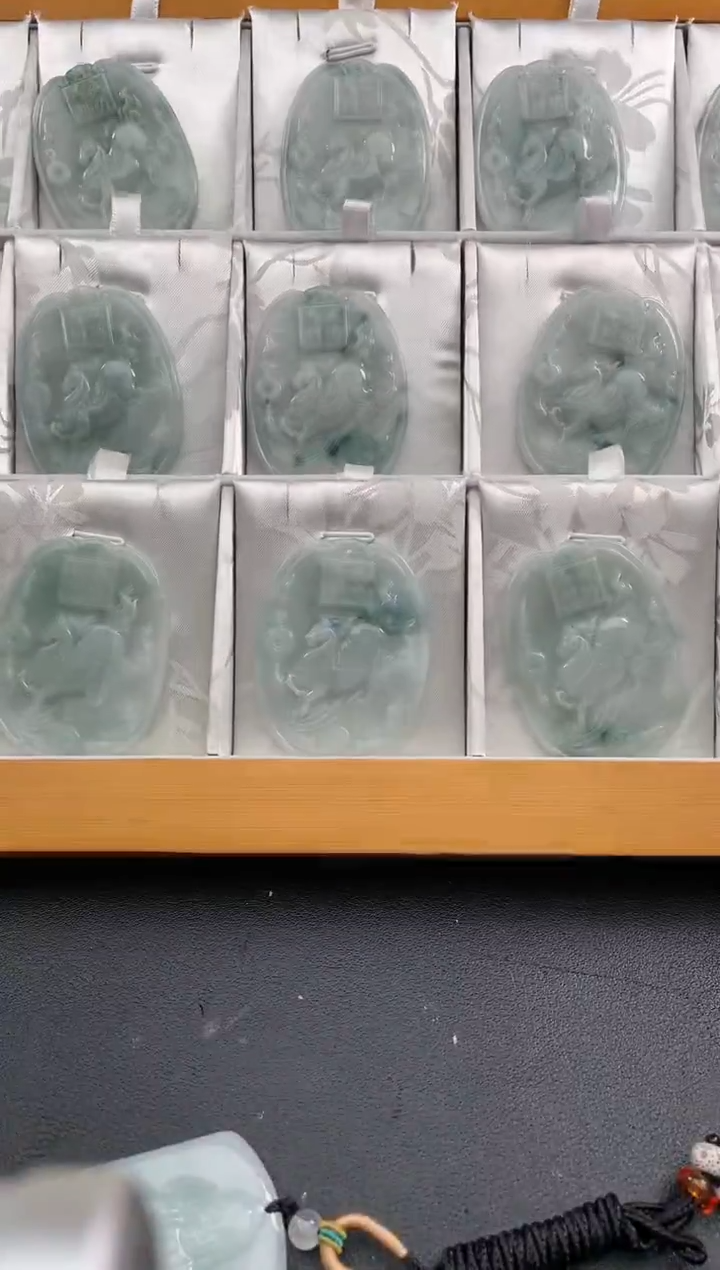 颈饰未镶嵌翡翠26/01/02/171马牌多样化发其一