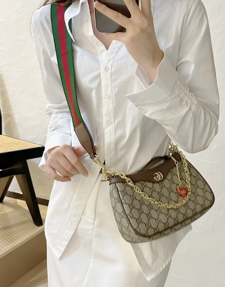 99新 GUCCI/古驰 茉上/老花草莓麻将包