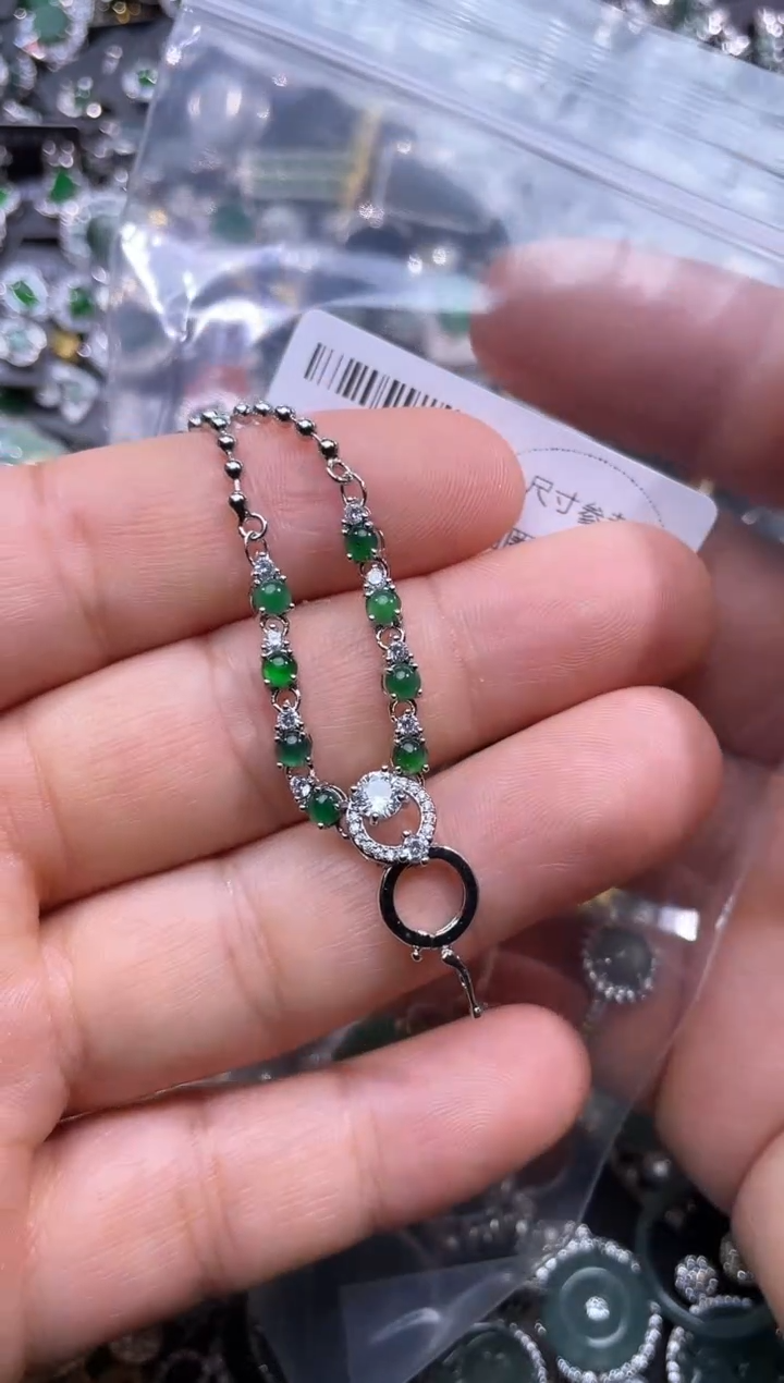 【闪购商品】翡翠颈饰未镶嵌L208项链