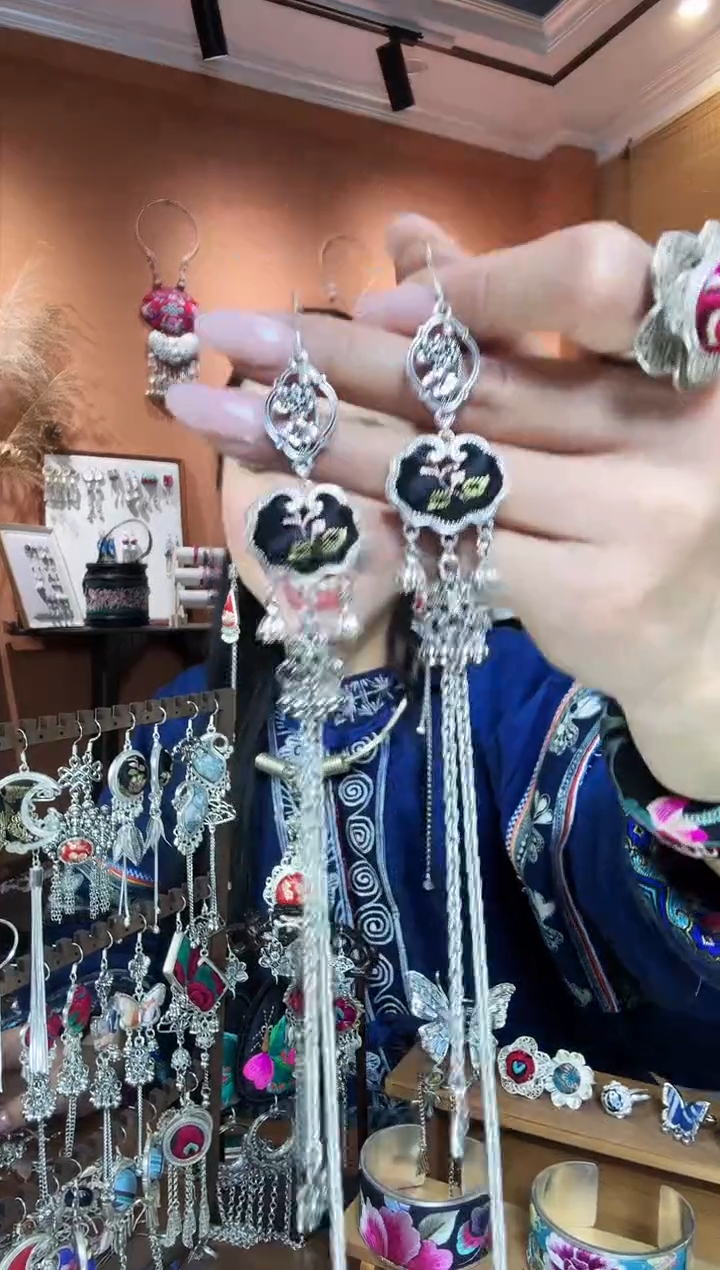 【闪购商品】刺绣纯手工民族风耳环