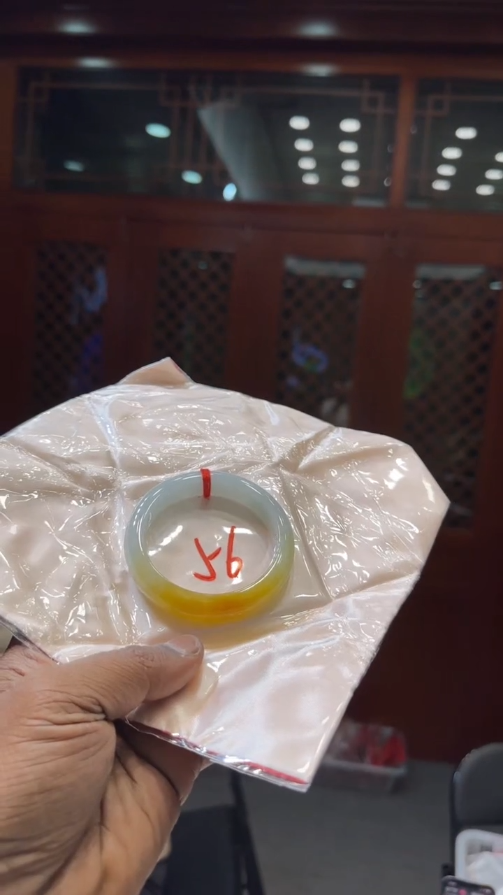 【闪购商品】翡翠手镯未镶嵌手镯