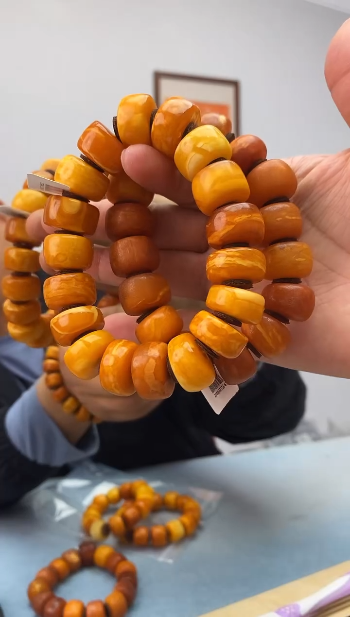 琥珀未镶嵌珠宝奇石假一罚十，一级花永久原价包退多样性发一件056