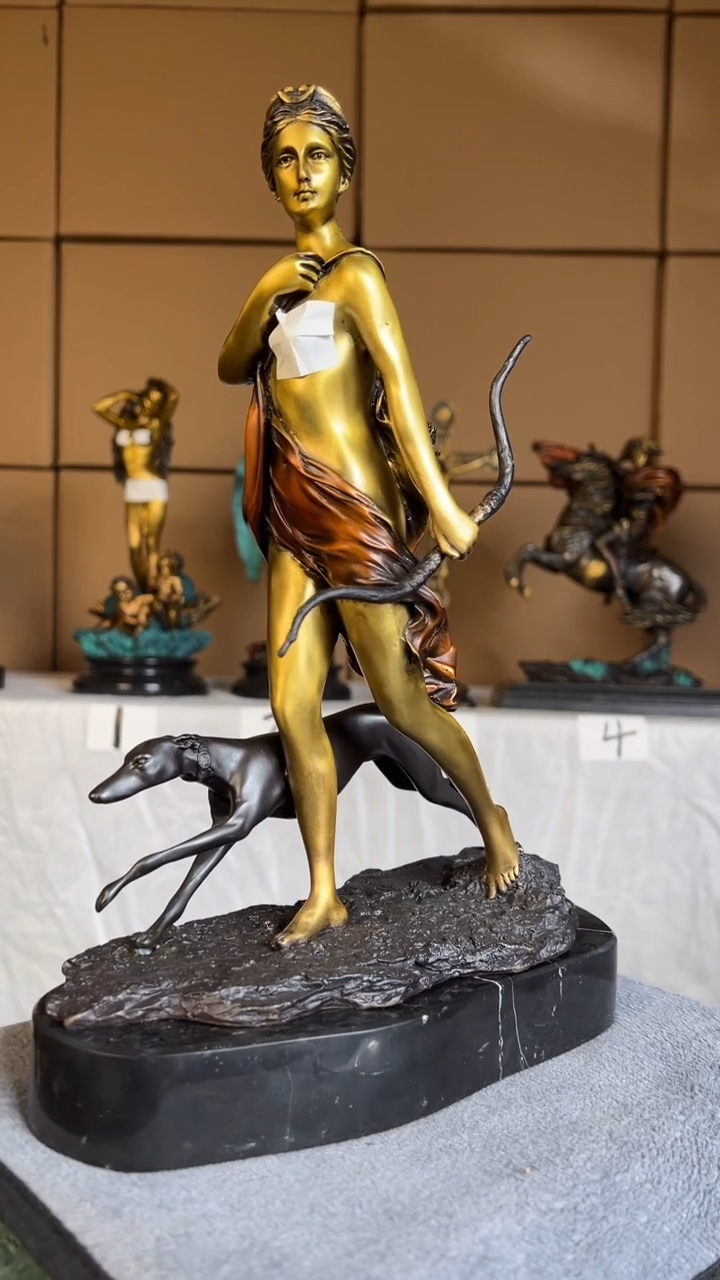 史**男精铜材质精美雕塑