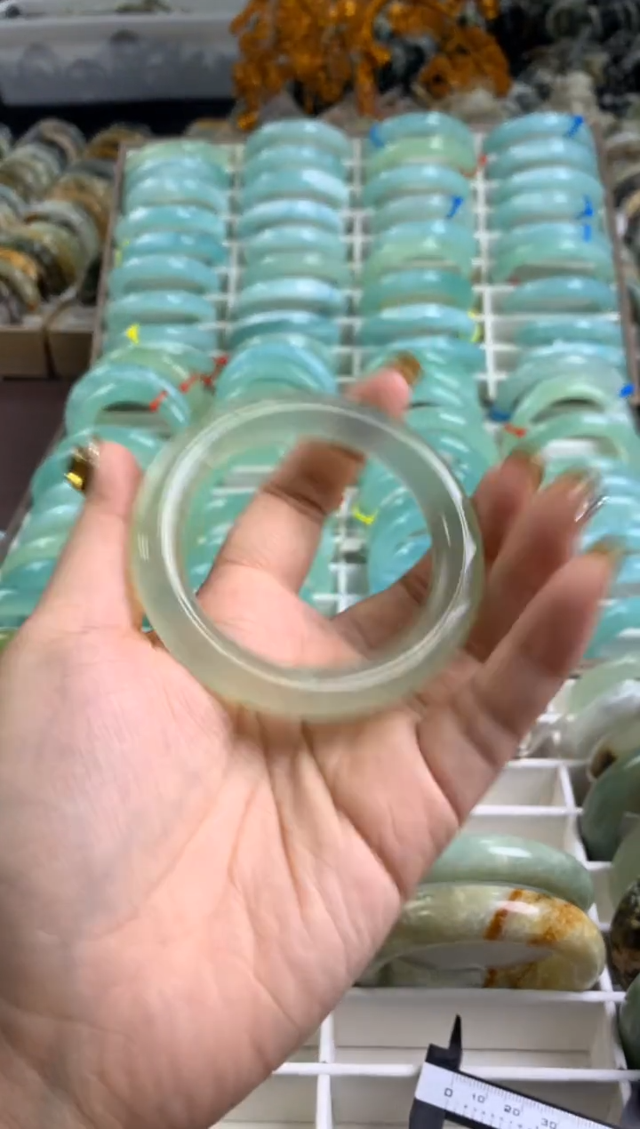 【闪购商品】蛇纹石玉手镯未镶嵌1915