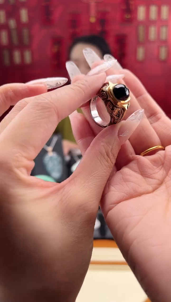 【闪购商品】和田玉戒指22K金镶嵌戒指