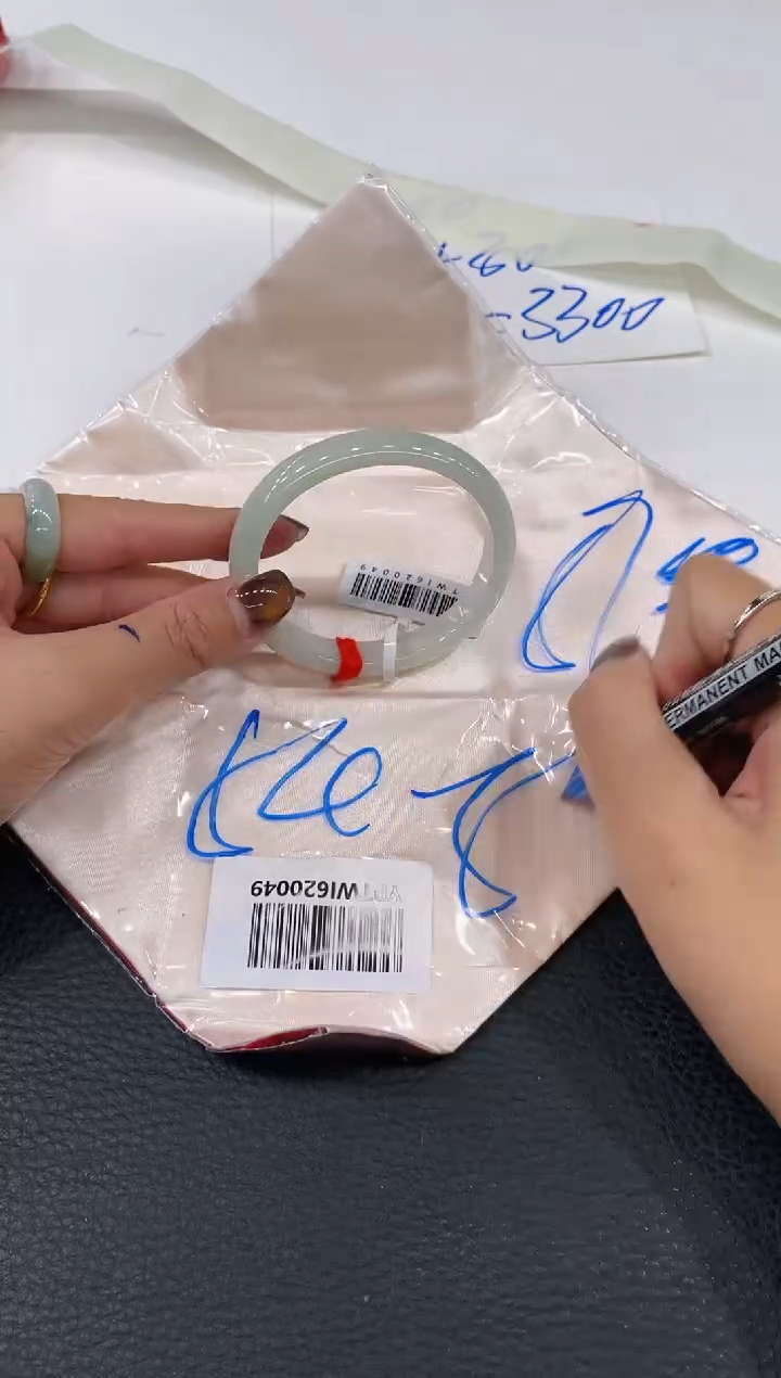 【闪购商品】翡翠手镯（贵妃镯）未镶嵌手镯