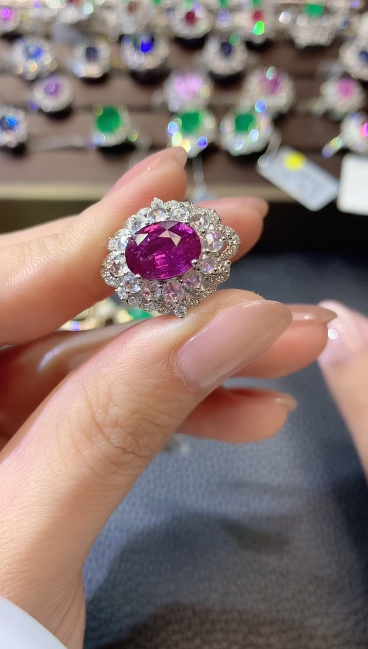 【闪购商品】彩色蓝宝石戒指18K金镶嵌D186