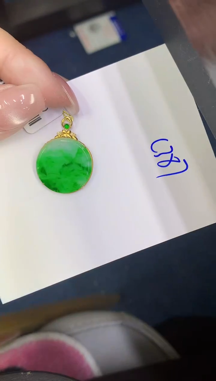 翡翠18K金镶嵌颈饰00000000000
