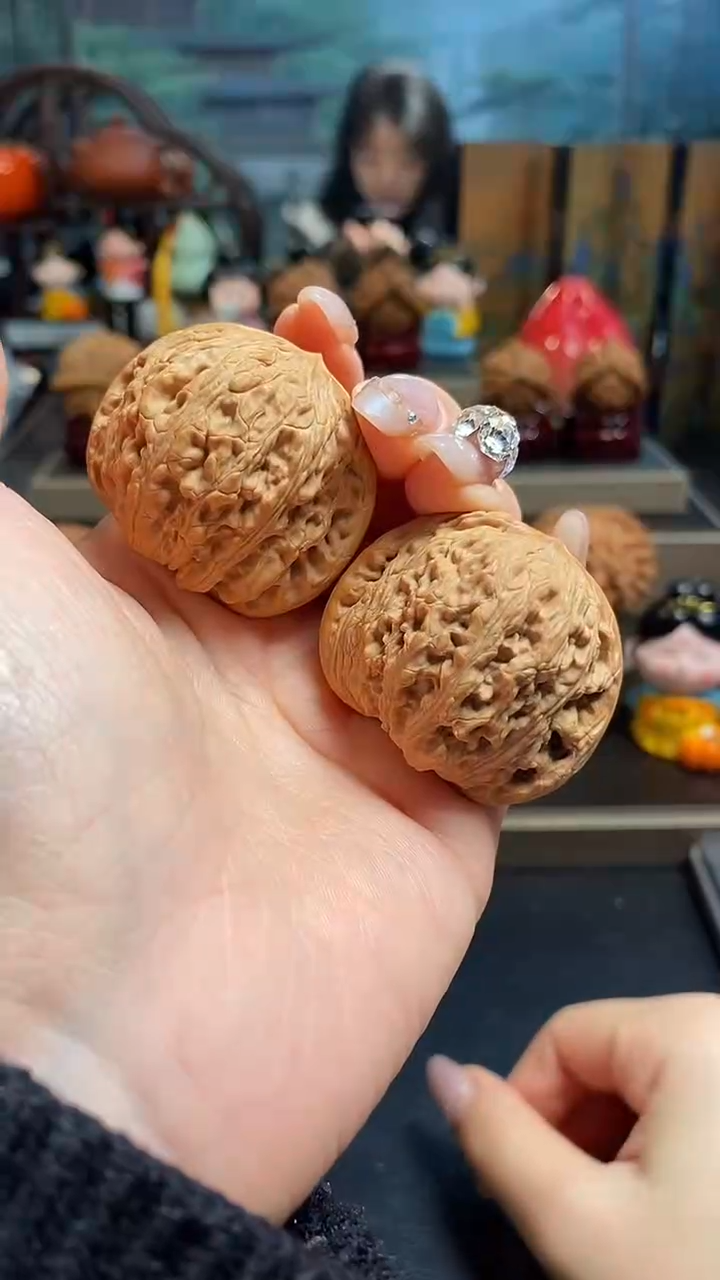 【闪购商品】文玩核桃吊坠D729绣球42