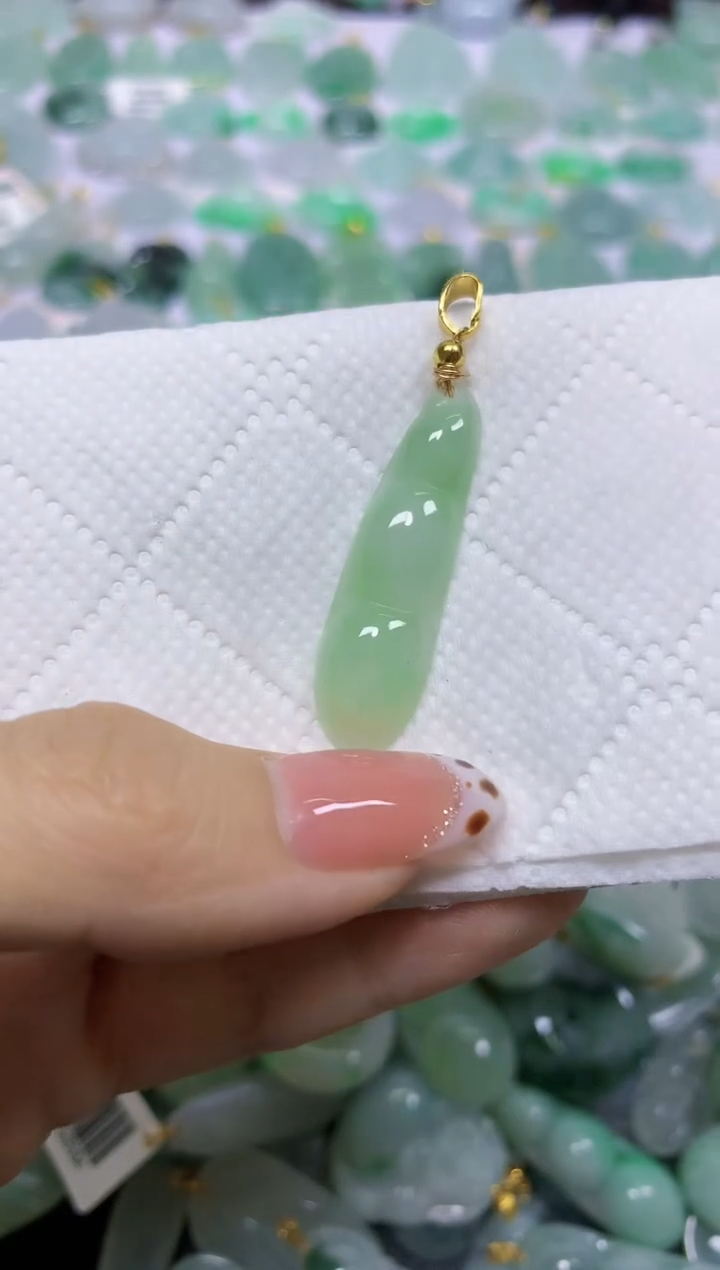 颈饰未镶嵌翡翠天然翡翠A货