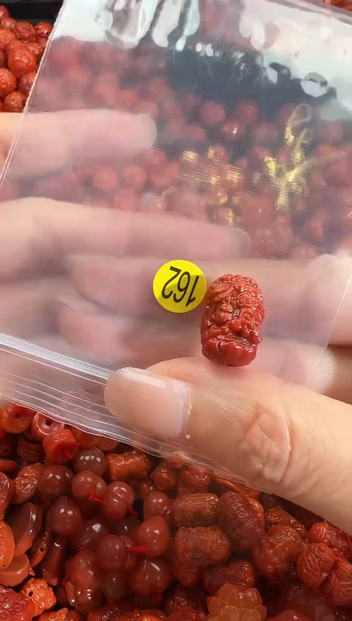 颈饰未镶嵌南红玛瑙1