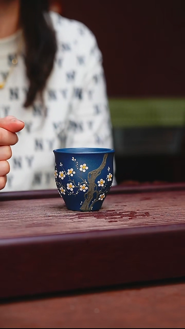 宜兴原矿紫砂  君子兰梅花闻香