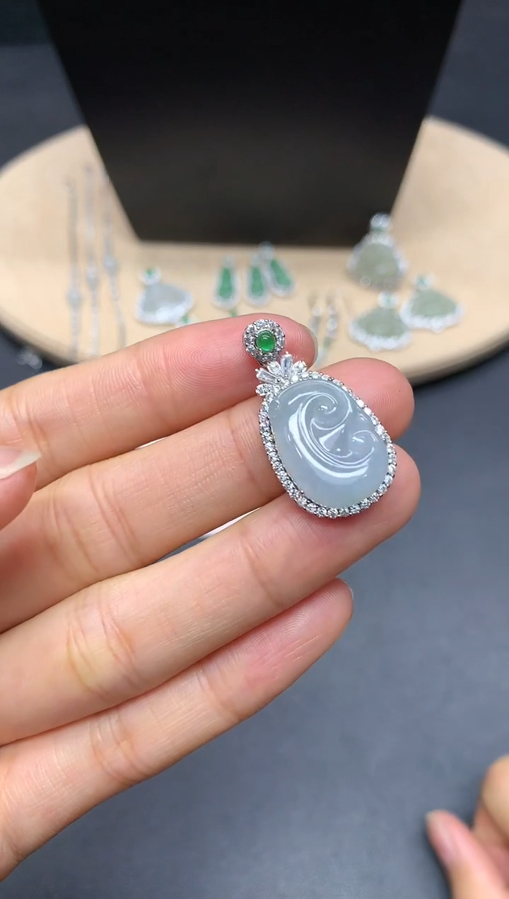 【闪购商品】翡翠吊坠(不含链)银S925镶嵌如意【多样性发其一】
