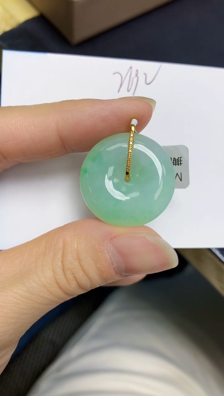 翡翠18K金镶嵌颈饰 天然翡翠A货