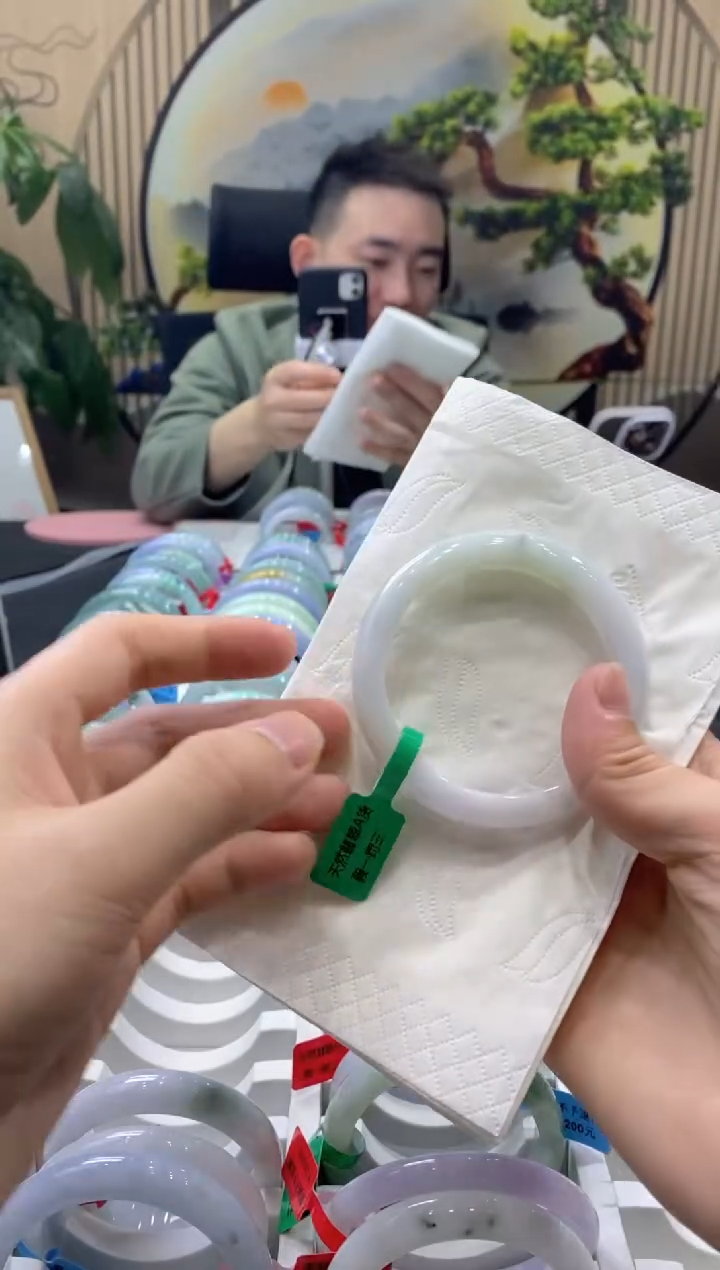 【闪购商品】翡翠手镯未镶嵌00000014958