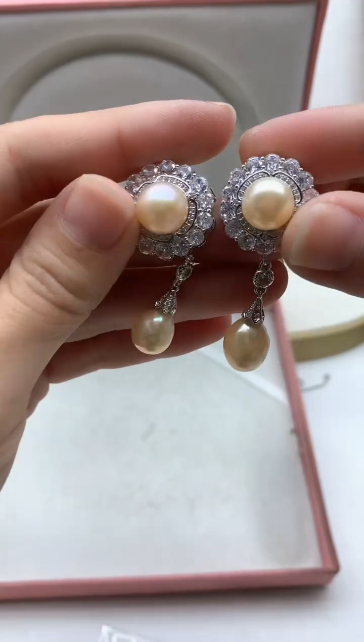 未镶嵌胸饰淡水珍珠多样性发其一