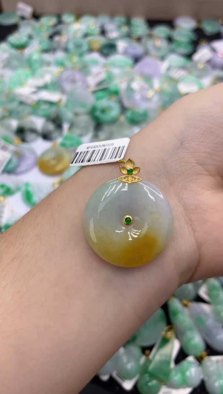 翡翠18K金镶嵌颈饰天然缅甸翡翠A货