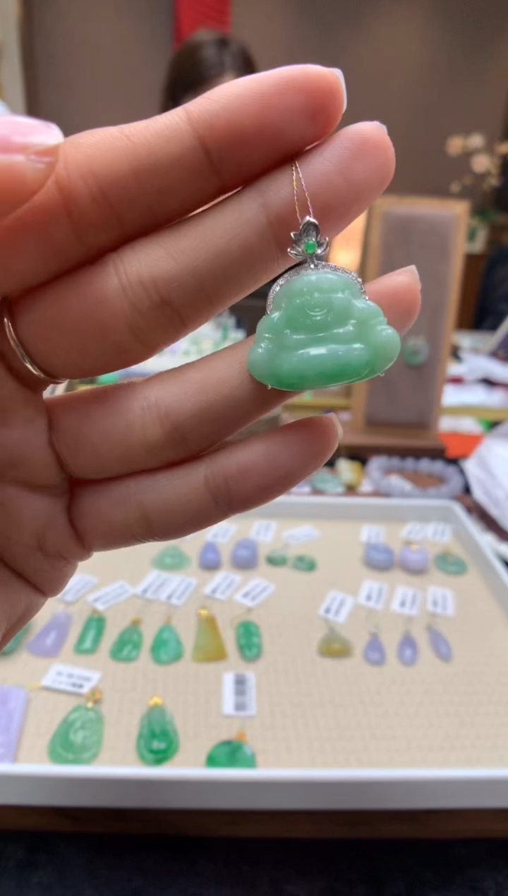 【闪购商品】翡翠颈饰18K金镶嵌福瓜