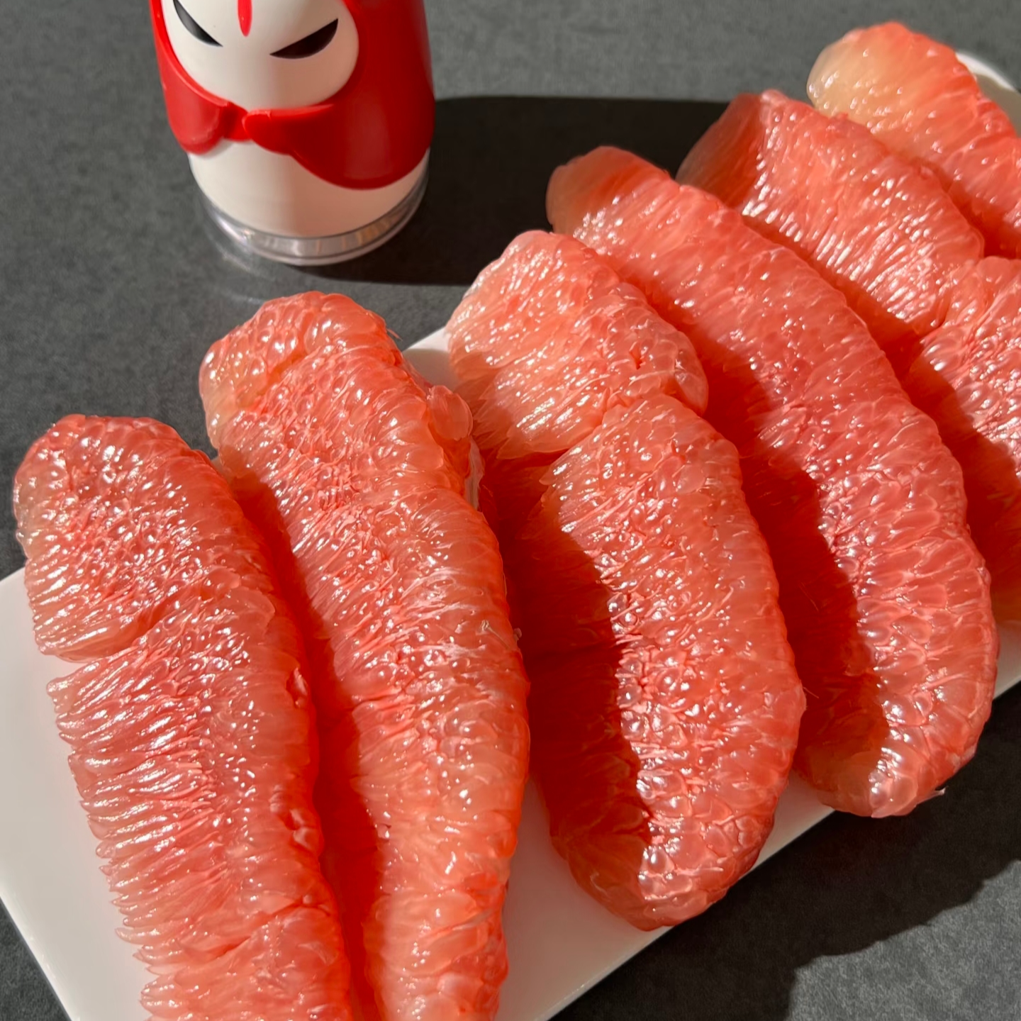 果切（果甄鲜）现剥红柚1盒（柚子肉的颜色有深 有浅  ）