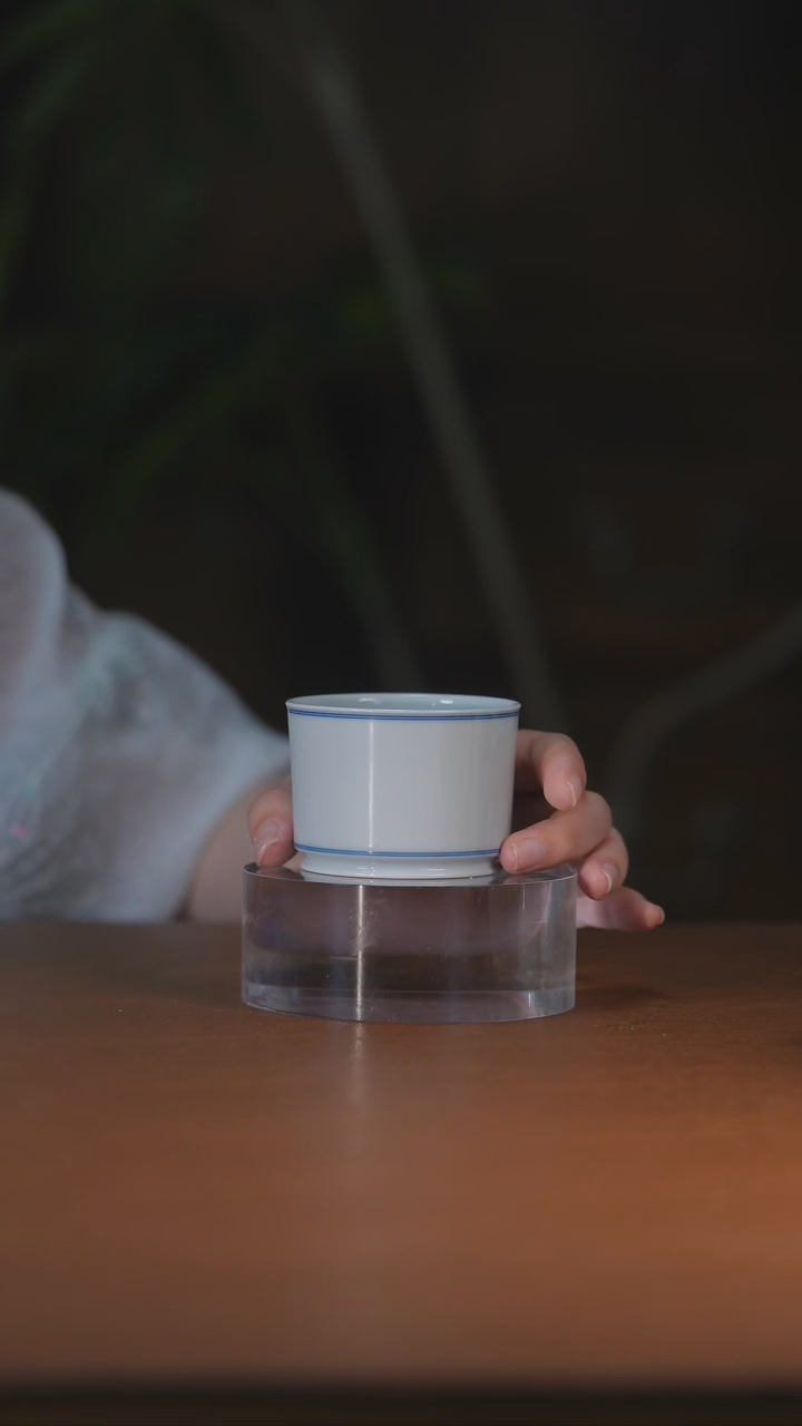白胎容天杯            