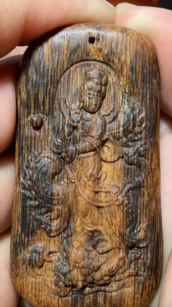 沉香吊坠a138号单面雕龙观音多样性发一