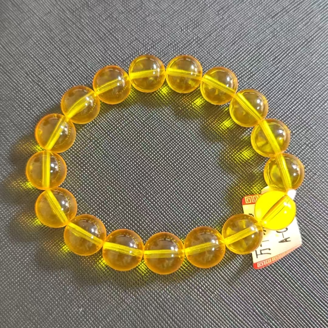 a时尚百搭蜜蜡手串