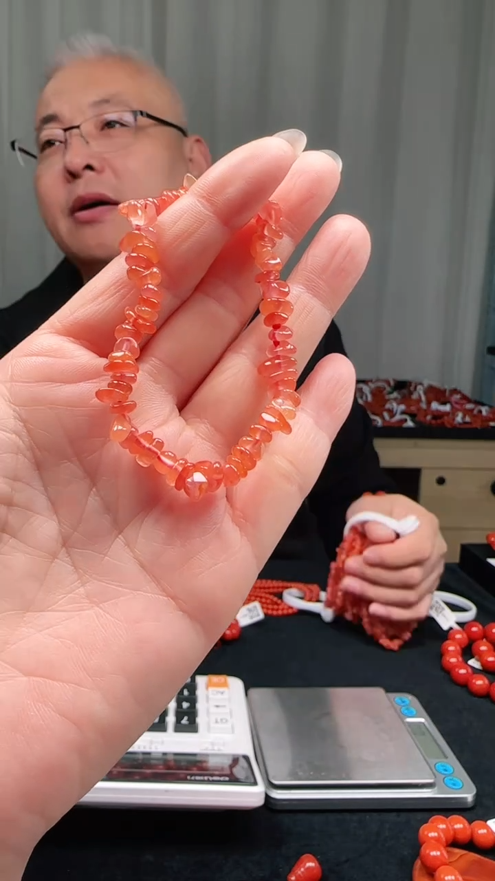 未镶嵌多样性发一件南红玛瑙随型手串