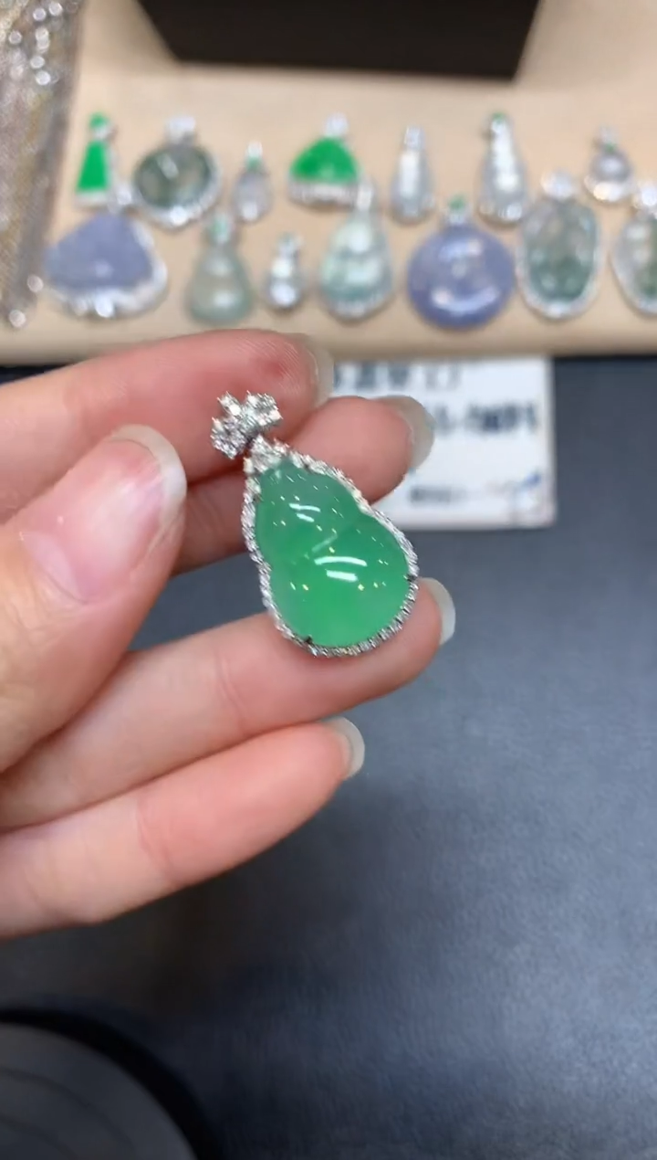 【闪购商品】翡翠颈饰18K金镶嵌【无服务费