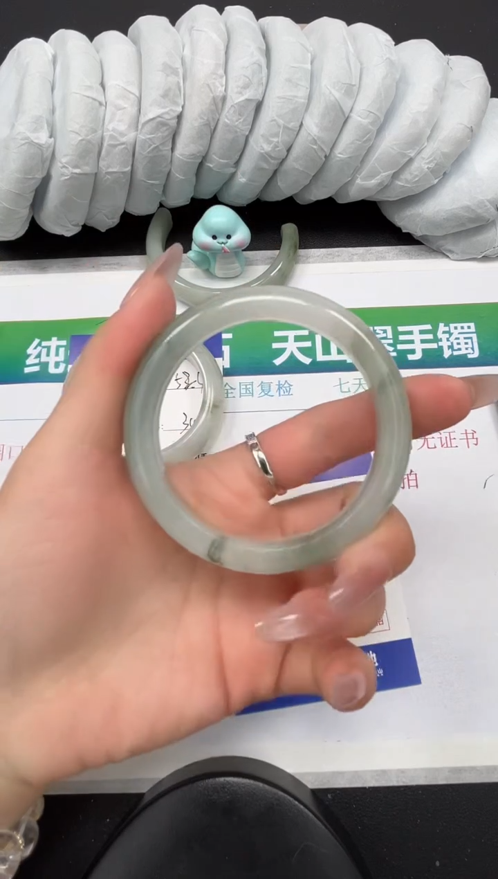 【闪购商品】石英质玉手镯合金148-55.9