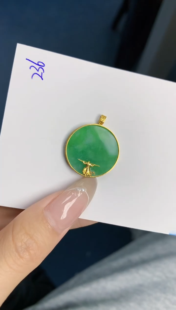 【闪购商品】翡翠颈饰18K金镶嵌天然翡翠A货