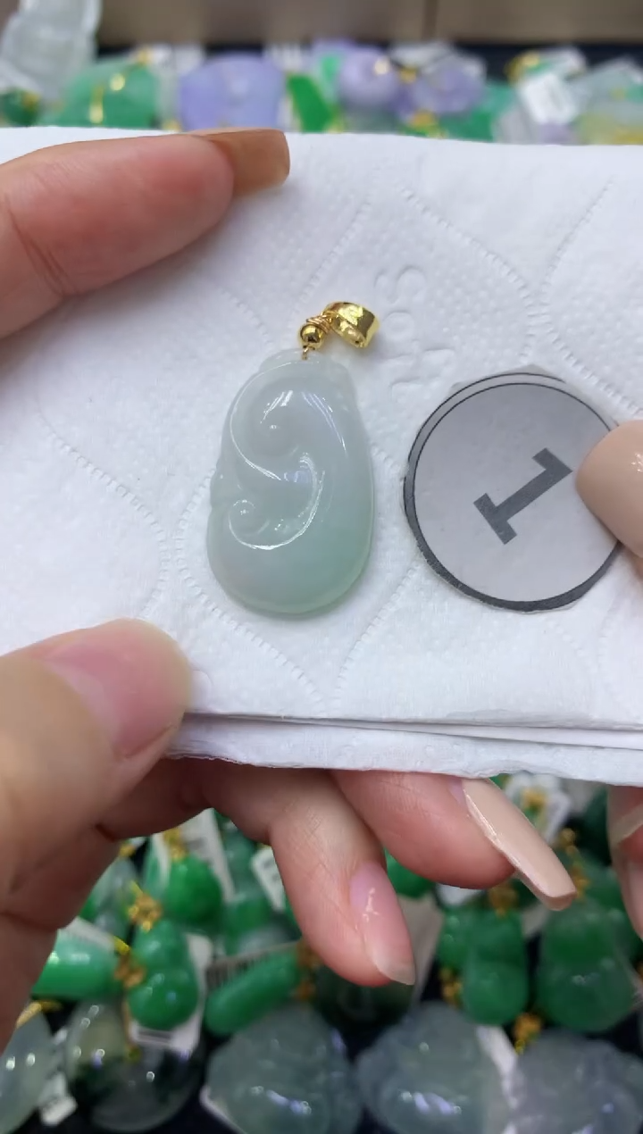 颈饰未镶嵌翡翠天然缅甸翡翠A货