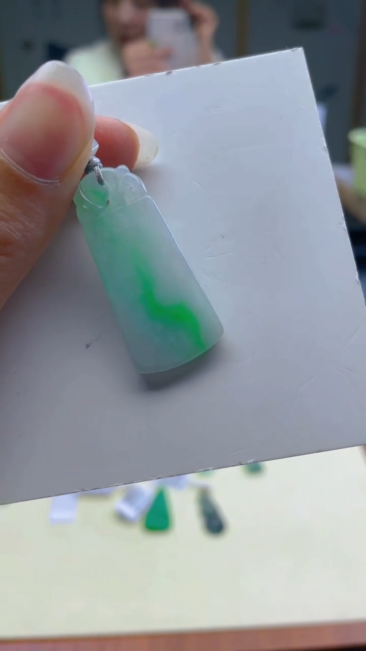 【闪购商品】翡翠颈饰未镶嵌天然A货翡翠