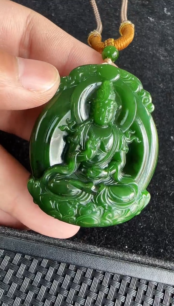 和田玉未镶嵌颈饰俄七观音牌