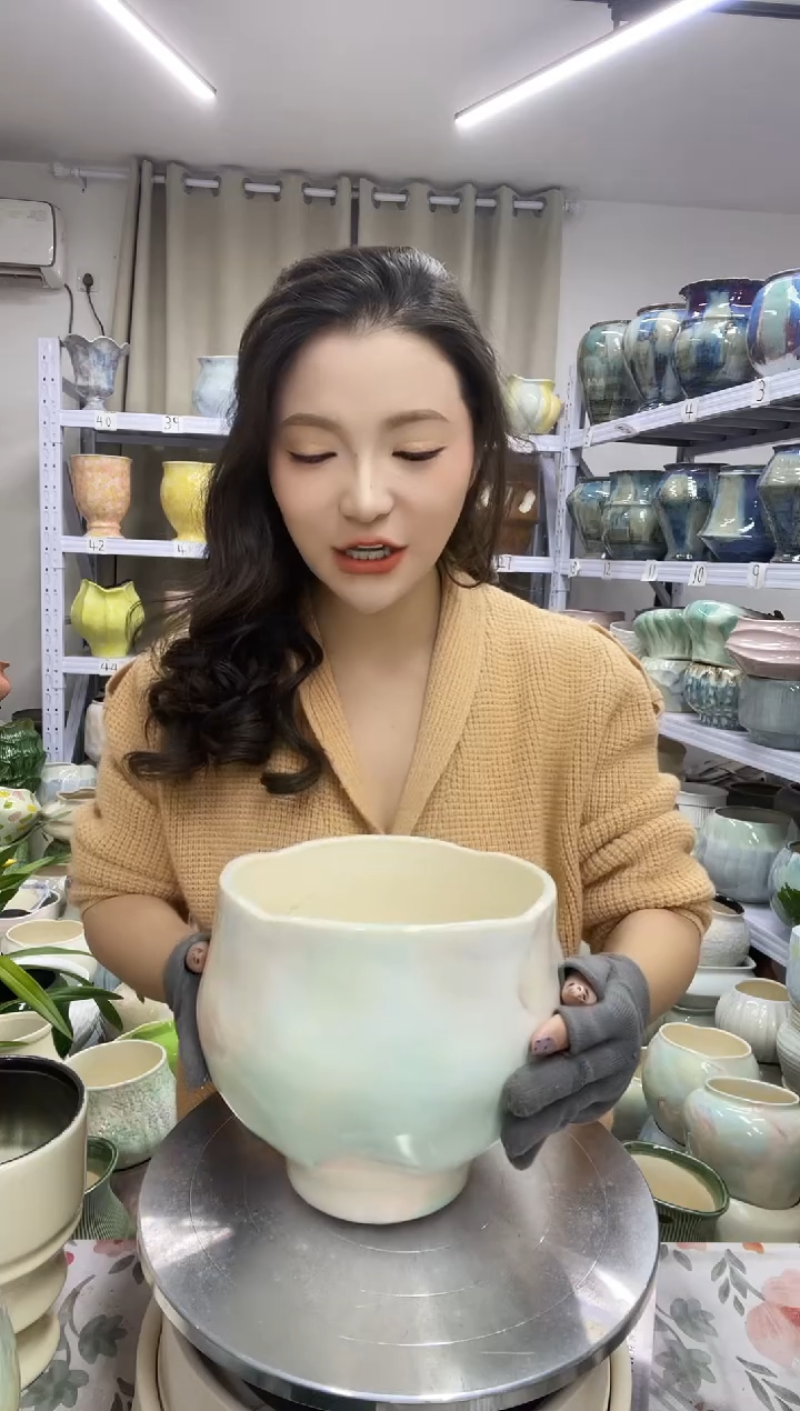 【12.4号】  花盆  高 ：17    口：17