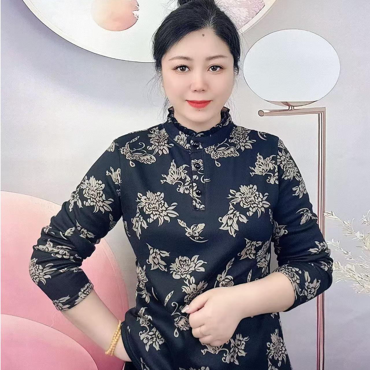 新款木耳领小衫妈妈装