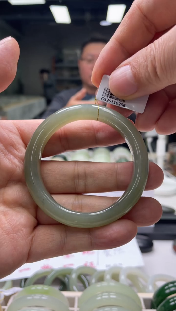 【闪购商品】和田玉手镯未镶嵌编码0266 圈口54-55