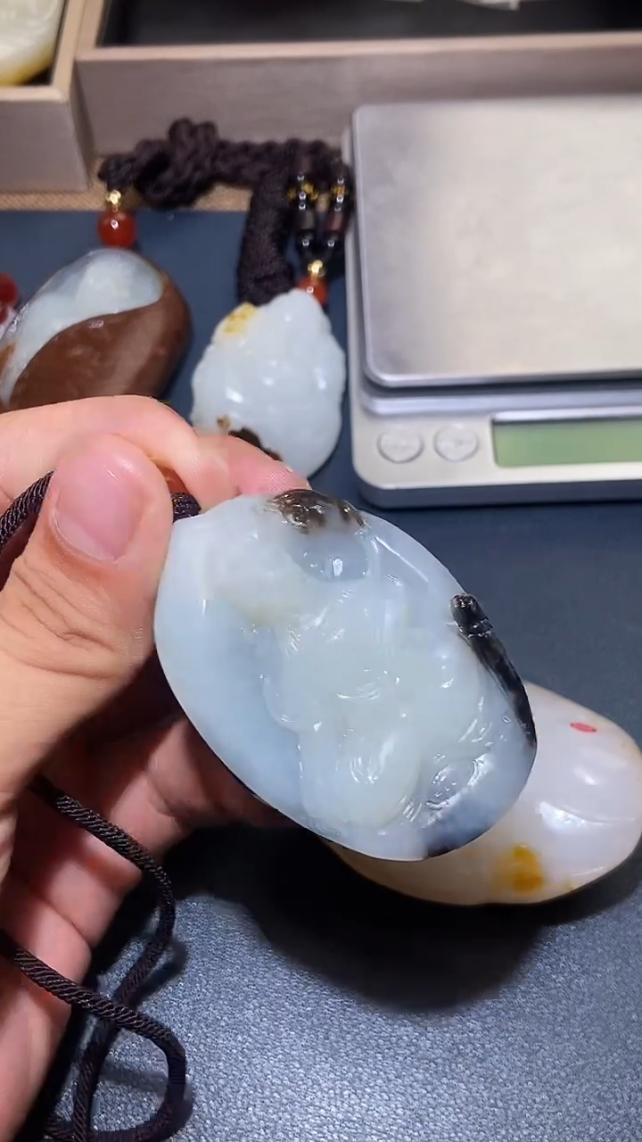 和田玉未镶嵌颈饰玉****玉HX