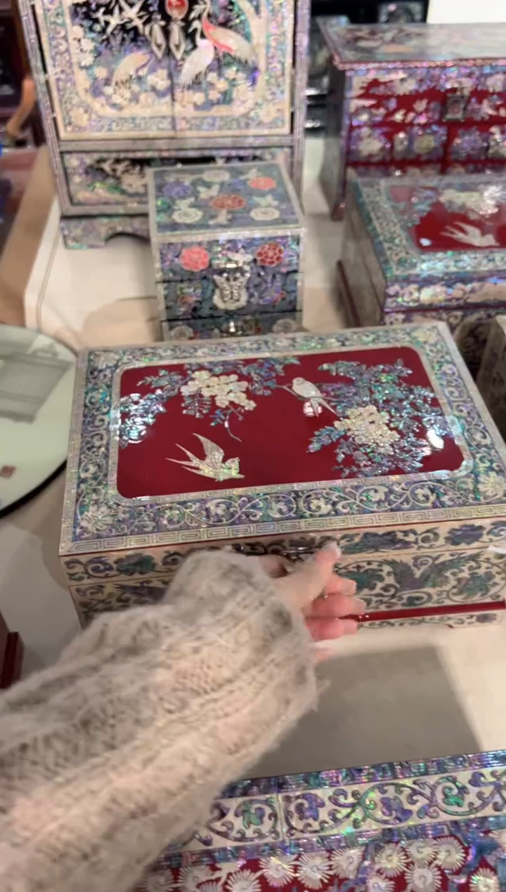 【闪购商品】按扣绒布底弘贝雅螺钿漆器文化馆