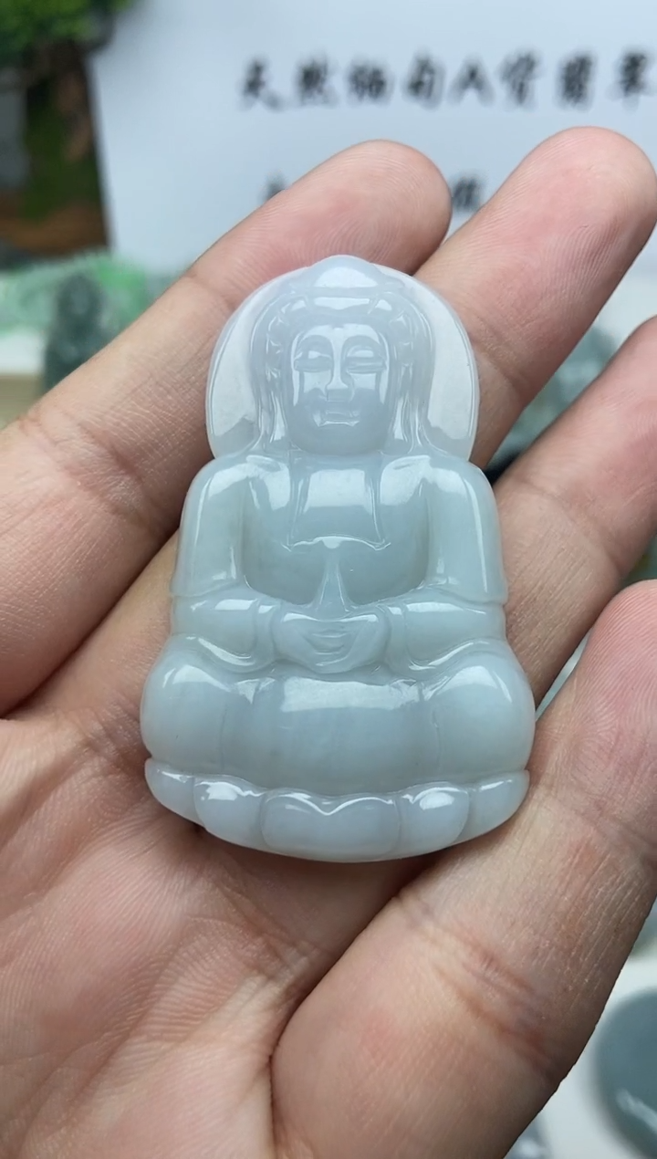翡翠未镶嵌颈饰观音