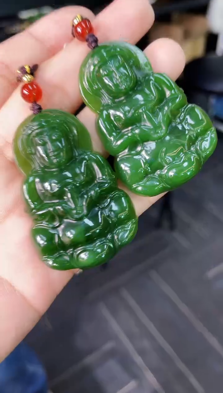 和田玉未镶嵌套链52MM 多样性发一微带红皮