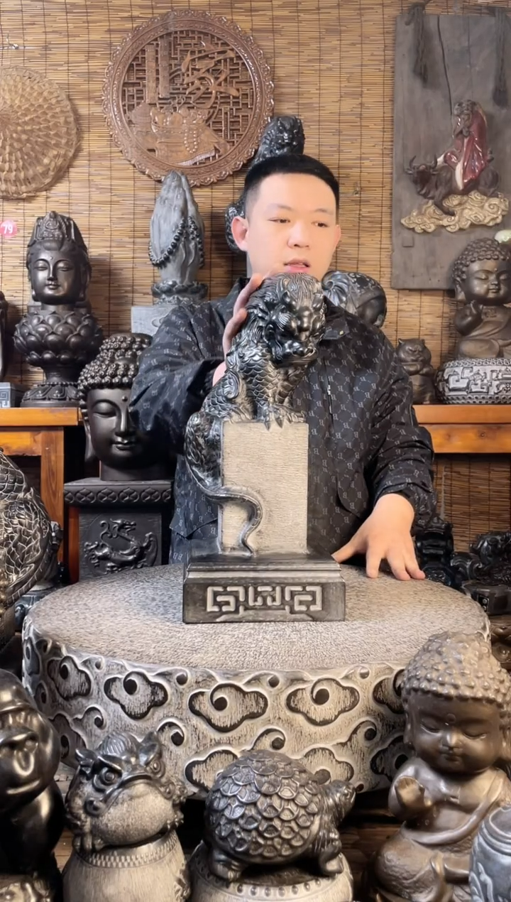 【闪购商品】42吸水兽立柱天然青石雕刻