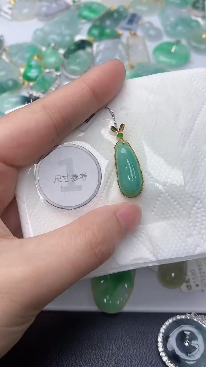 颈饰18K金镶嵌翡翠天然缅甸A货百元以上9元证书费自理