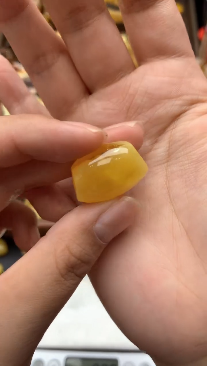 【闪购商品】未镶嵌琥珀珠宝奇石042琥珀蜜蜡花粉有纹小坑介意勿拍