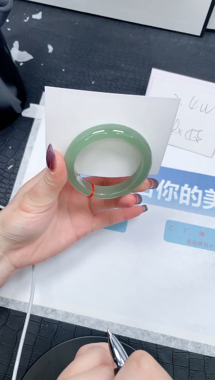 【闪购商品】石英质玉手镯未镶嵌288-50.5